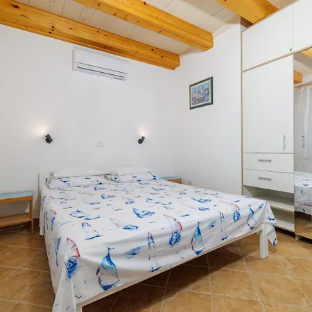 Insula Insule Апартаменты