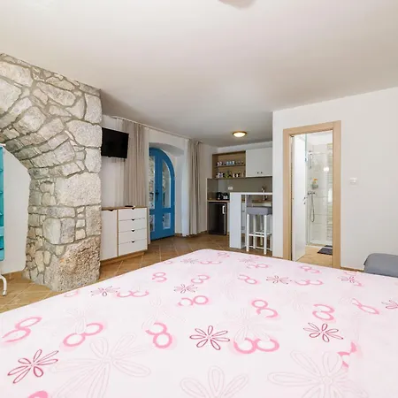 Insula Insule * Skrbčići