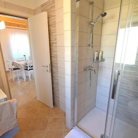 Insula Insule - Rustic & Peaceful Apartment