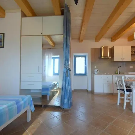 Insula Insule - Rustic & Peaceful Apartment *
