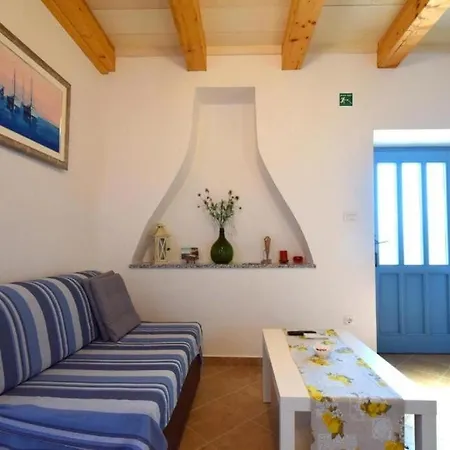 Insula Insule - Rustic & Peaceful Apartment Skrbcici