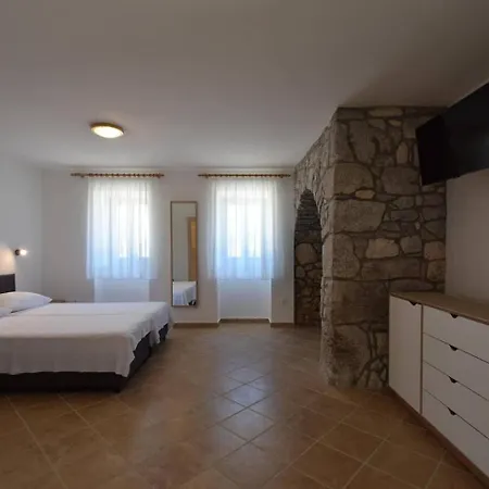 Apartment Insula Insule - Rustic & Peaceful *