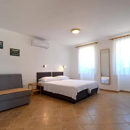 Insula Insule - Rustic & Peaceful Apartment Skrbcici