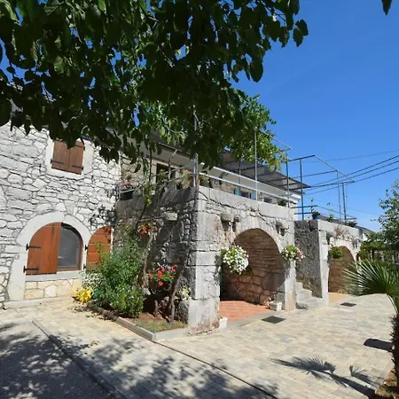 Apartment Insula Insule - Rustic & Peaceful Skrbcici