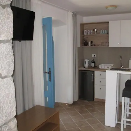 Insula Insule - Rustic & Peaceful