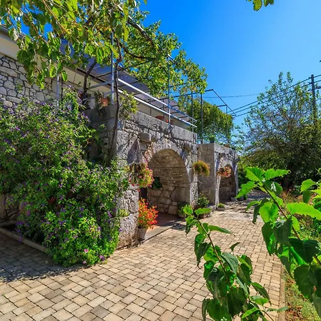 Insula Insule * Skrbčići