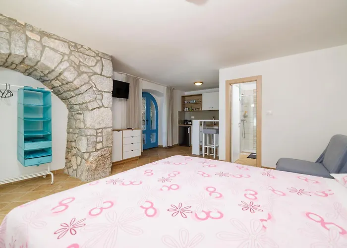 Insula Insule * Skrbčići