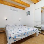 Insula Insule Апартаменты